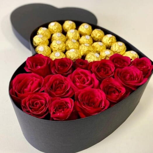 Box Coração Especial 12 rosas e 12 ferrero