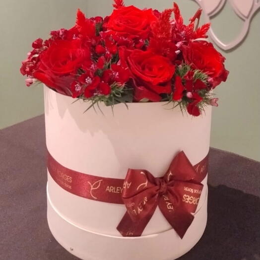 Box Redonda com Rosas Vermelhas