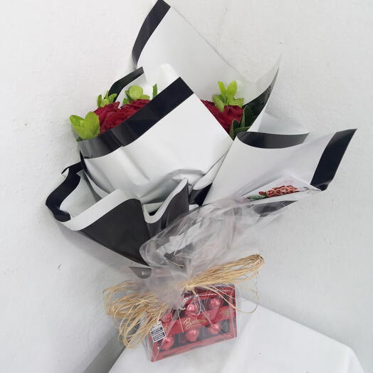 Buquê Rosas Vermelhas Simples 12 Choco
