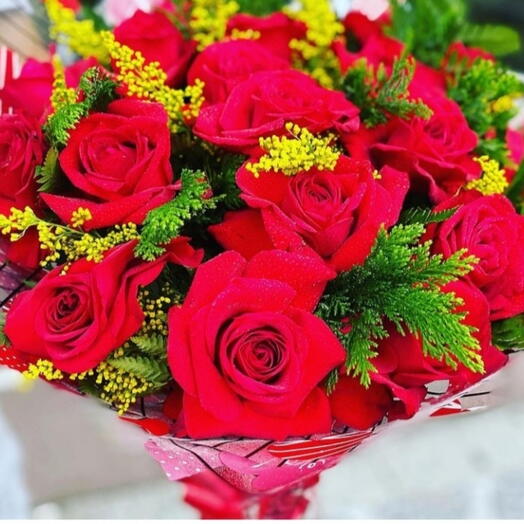 Buque 12 rosas colombianas