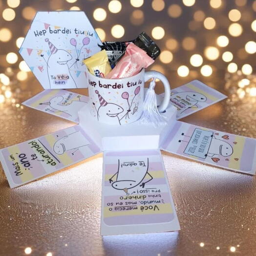 Presente Aniversario: Caneca na Caixa Explosão Flork "Ta Veia" com Chocolates