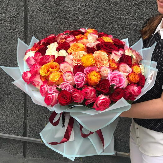 Buquê com 100 Rosas