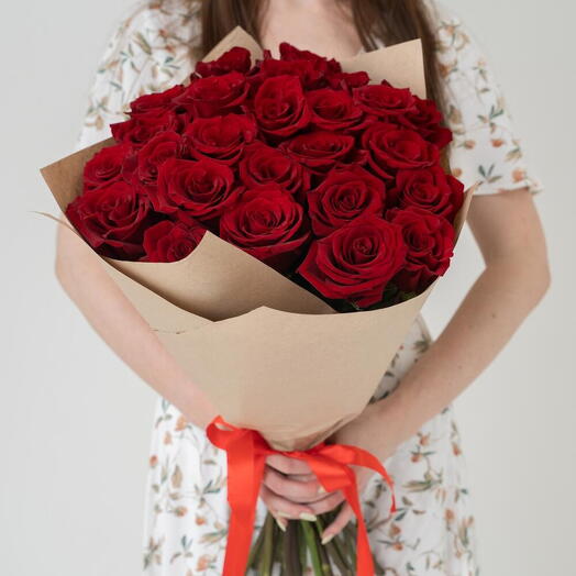 24 rosas PREMIUM em embalagem de papel kraft
