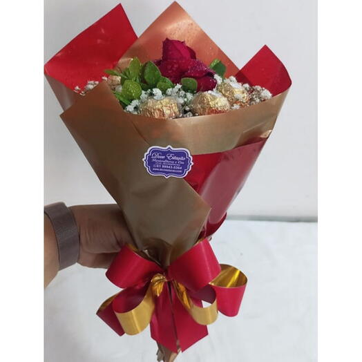 Botão de Rosa e Ferrero Rocher