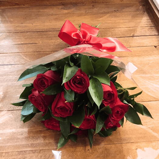 Buque 12 rosas vermelhas