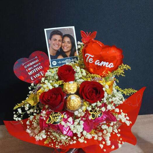 Buquê de Rosas e Chocolates no Cachepo - Pra Sempre com Você