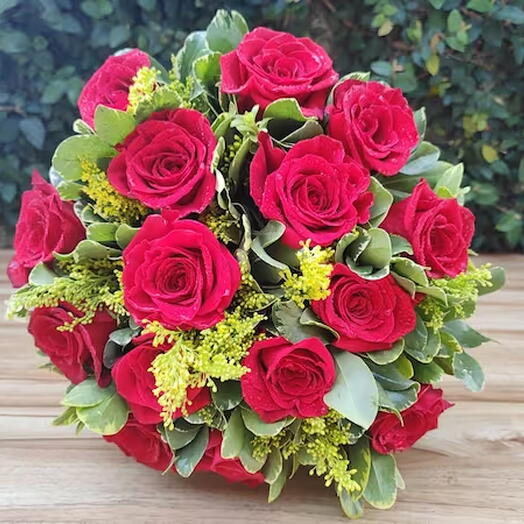 Buquê 15 Rosas Vermelhas
