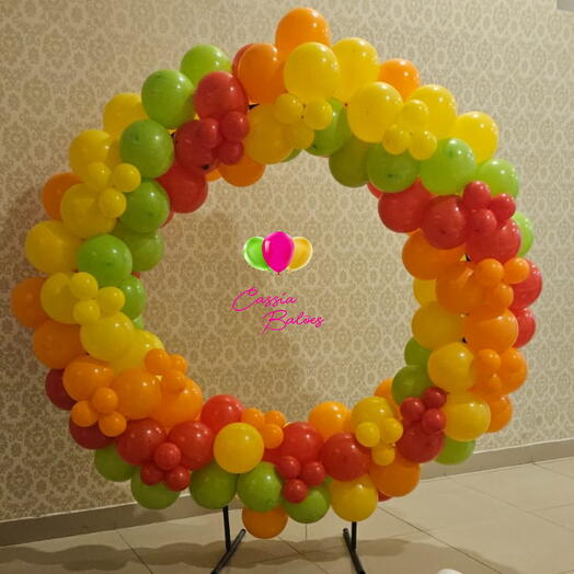 Arco redondo balões descontraido