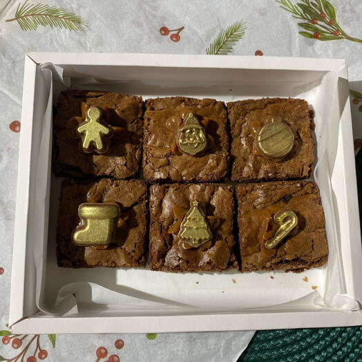 Caixa 6 Brownies com Apliques Natalinos de Chocolate