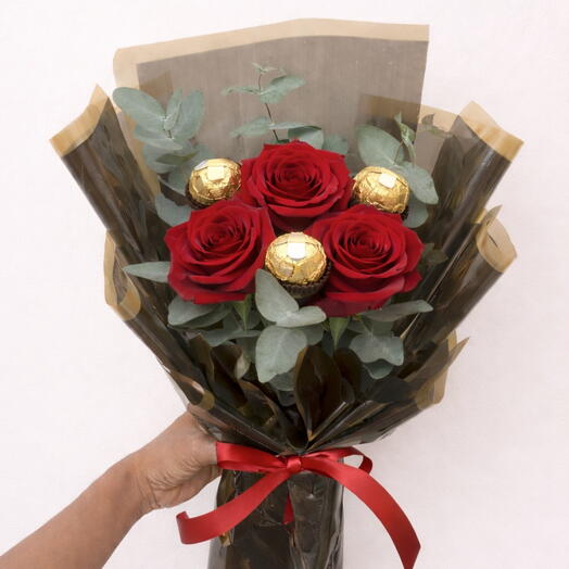 Buquê rosas e Ferrero Rocher p
