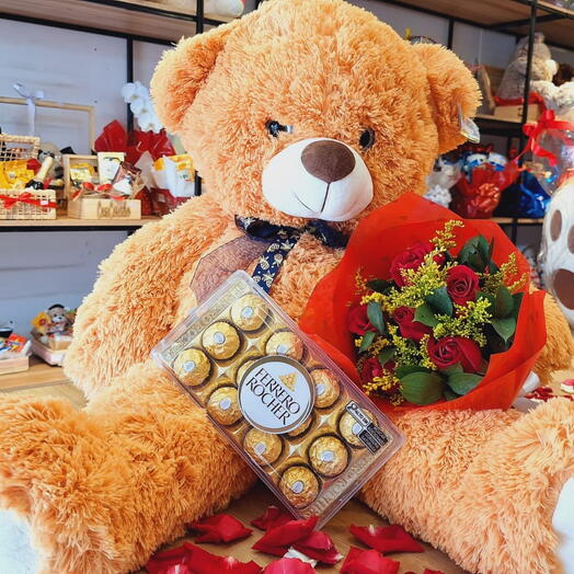 Kit Paixão C/ Pelucia, Chocolate e Buquê