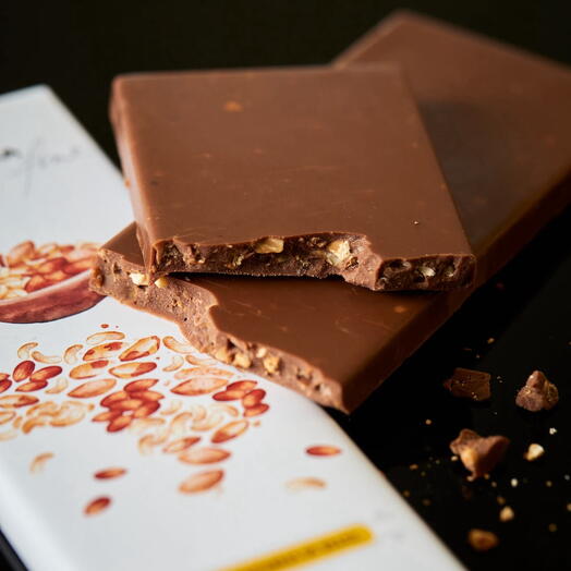 Tablete de Chocolate Ao Leite com Castanhas do Brasil (80g)