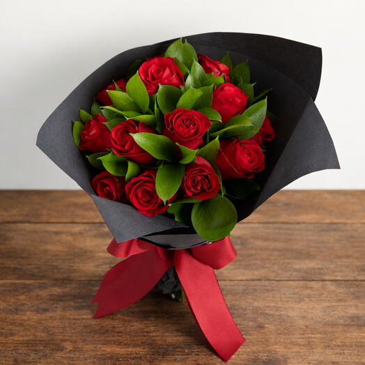 Buquê de 12 Rosas Vermelhas | La Floricultura