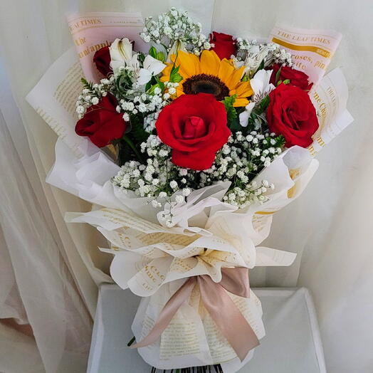 Bouquet de Rosas Icom Girassol Embalagem Coreana