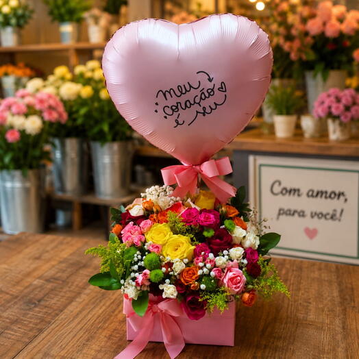 Caixa com Flores Variadas e Balão Meu Coração e Todo Seu