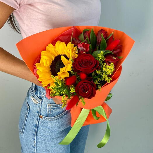 Buquê de girassois, rosas e alstroemeria "Sunbeam"