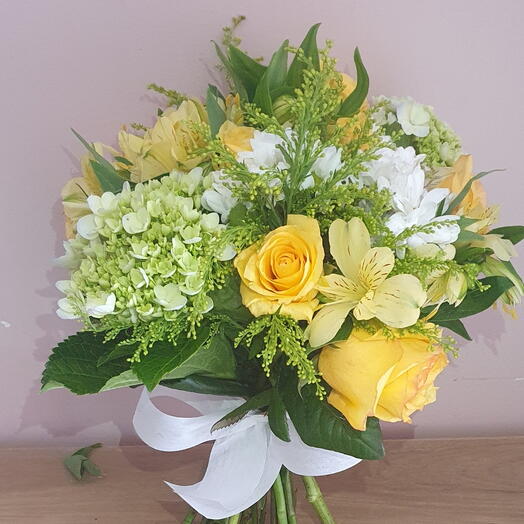 Buque de Misto Amarelo e Branco