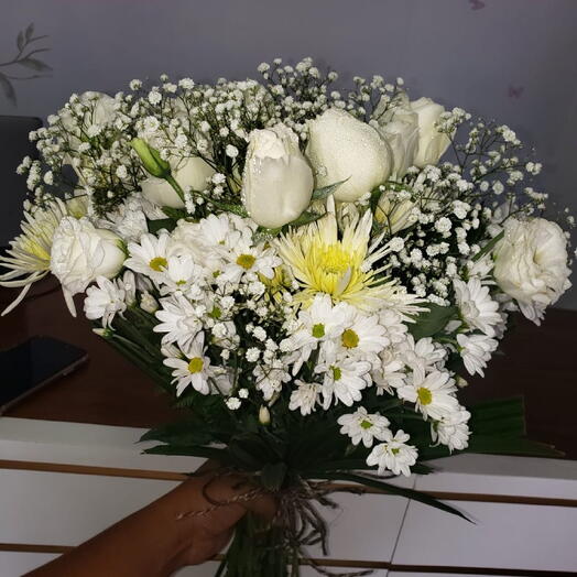 Bouquet 08 Rosas Brancas