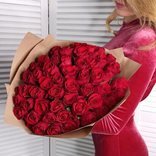 Buquê com 50 Rosas Vermelha Paris