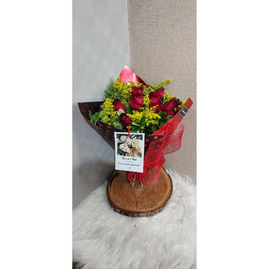 Buque de 12 Rosas Vermelhas