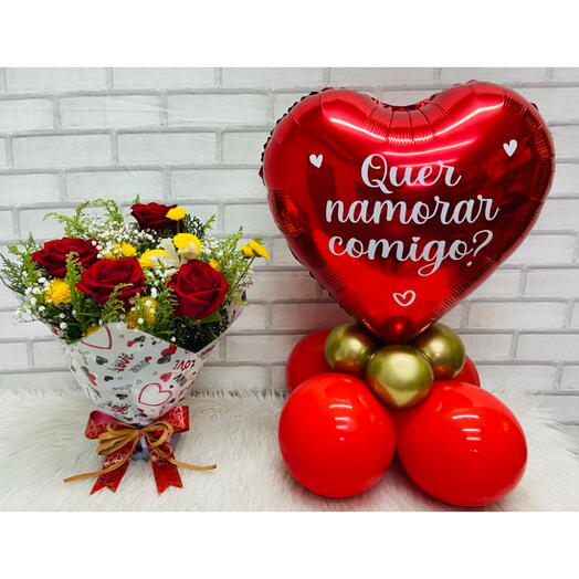 Buquê com 4 Rosas com Arranjo de Mesa Personalizado