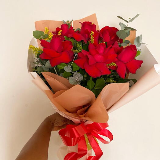 Buquê com 06 Rosas