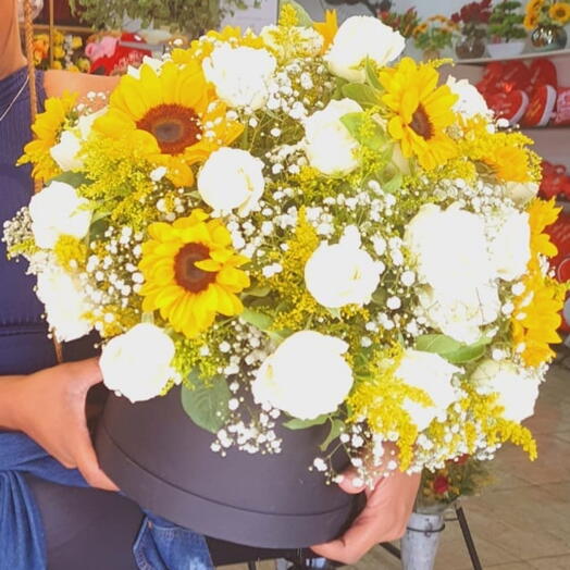 Box C/ 36 Rosas e 12 Girassol