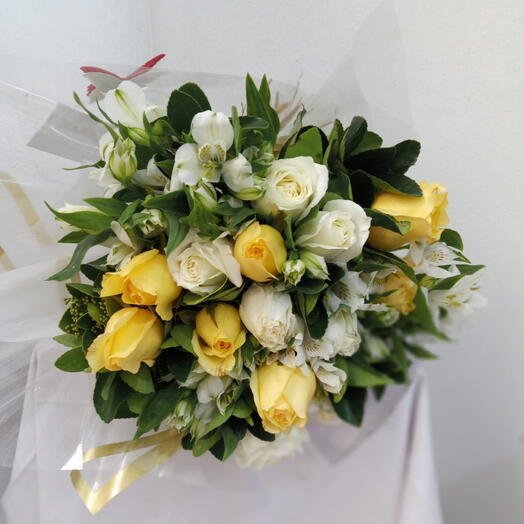 Especial buquê de Rosas Brancas e Amarelas