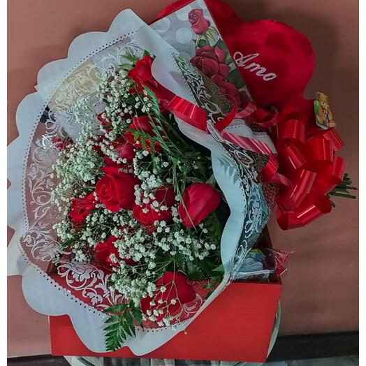 Buquê com 12 Rosas