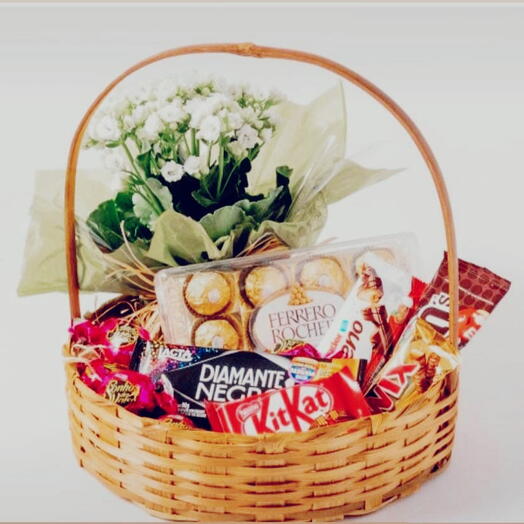 Cesta presente com Chocolate e Flor