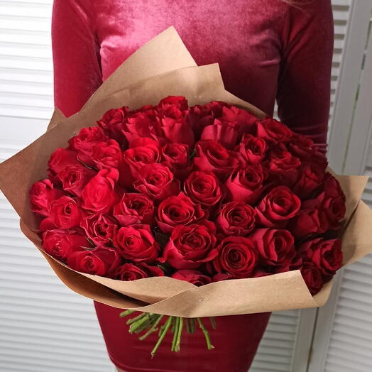 Buquê com 50 Rosas Vermelha Paris