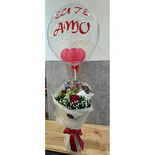 BUQUÊ COM BALÃO PERSONALIZADO E FOTOS