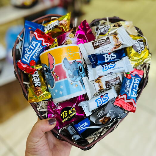 Coração de chocolate com caneca stitch