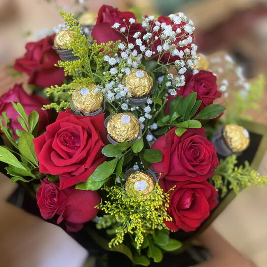 Buquê de Rosas Vermelhas + Palitos de Ferrero Rocher