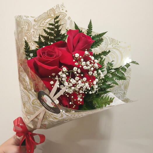 Elegante Trio de Rosas Importadas