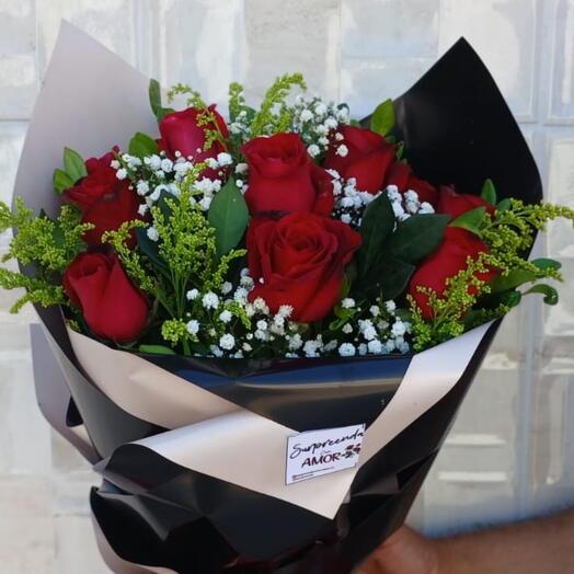 BUQUÊ G. 10 ROSAS VERMELHAS