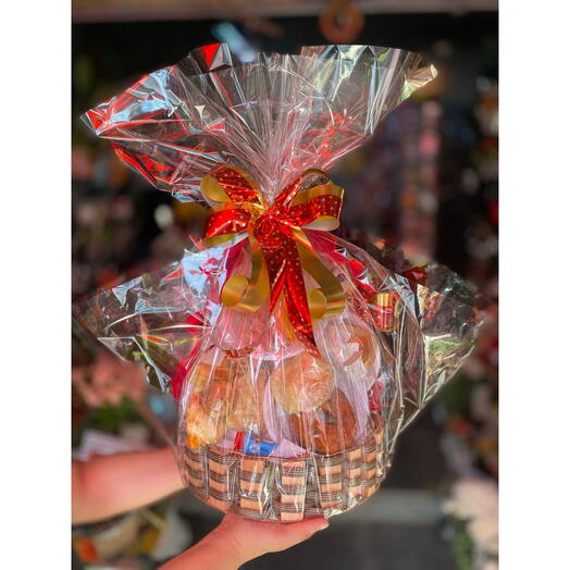 Cesta de Cafe Media com 43 Itens