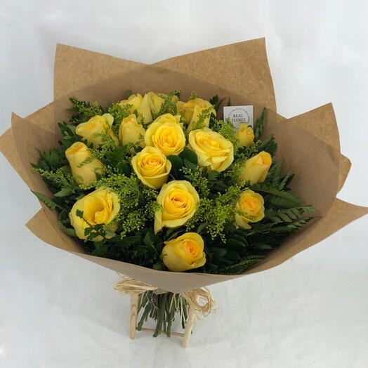 Buquê de Rosas Amarelas em Kraft