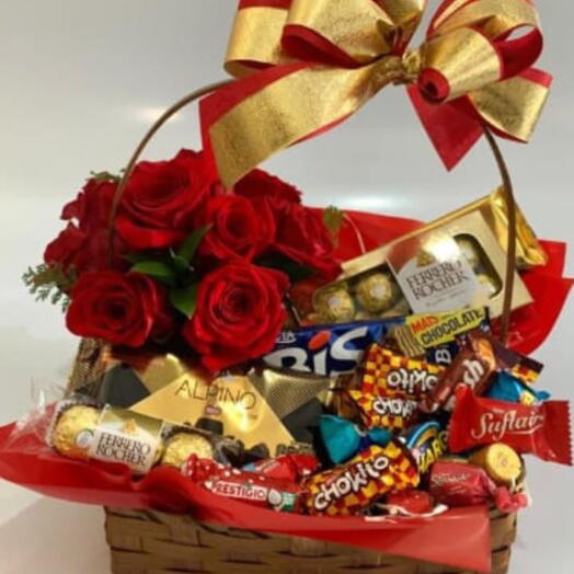 CESTA ROMÂNTICA com ROSAS+CHOCOLATES