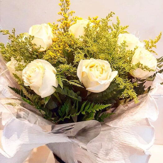 Ramalhete Com 6 Rosas Brancas Tradicionais