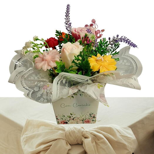 BOX FLORES COM CARINHO VELA E CERAS AROMATICAS MEDIO