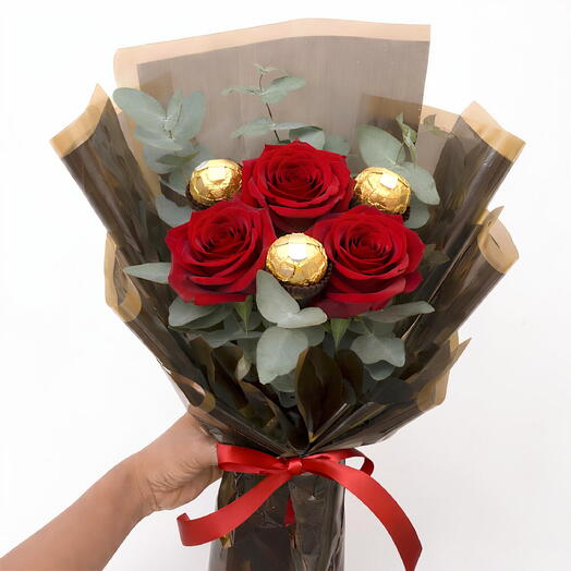 Buquê rosas e Ferrero Rocher p