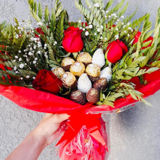Buquê de Ferrero com Rosas