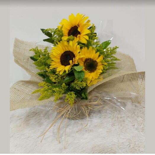 Arranjo de Girassol na Juta