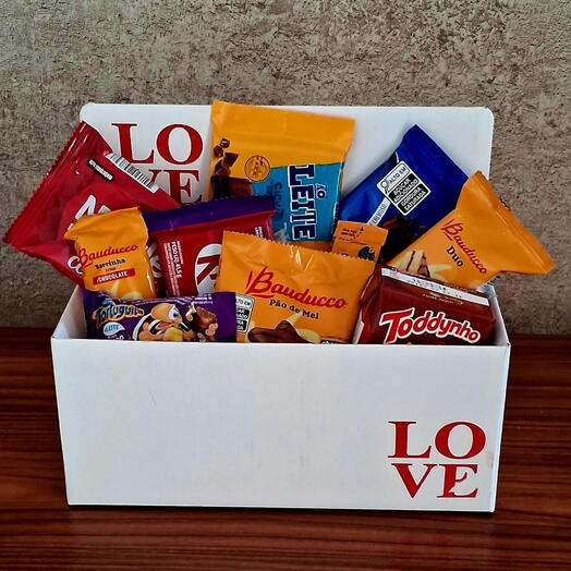 Cesta Love com Chocolates Variados