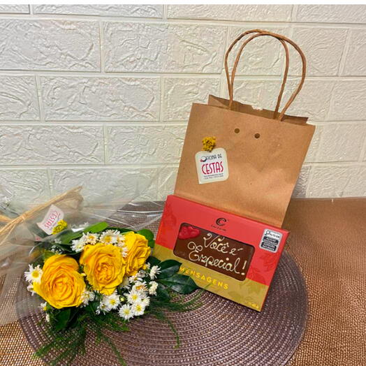 Combo Especially Yellow – Mini Buquê com Rosas Amarelas e Chocolate