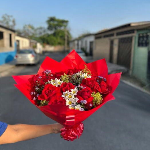 Buquê de 12 rosas