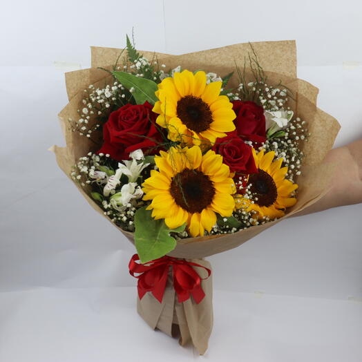 Buque com 3 Rosas Vermelhas e 3 Girassois