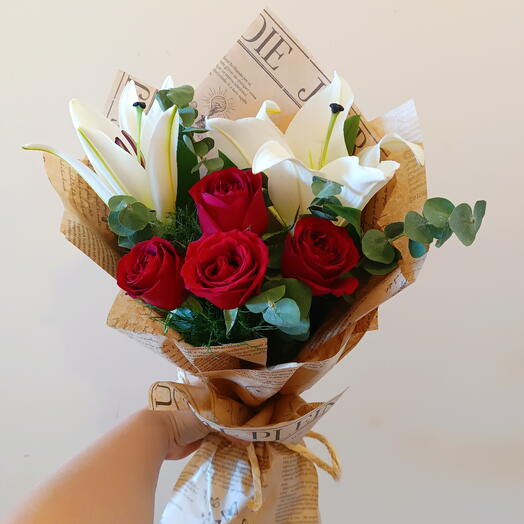 Buquê de Lirios   Rosas - Minimalista Poetico