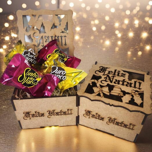 Caixa "Feliz Natal" com Bombons Sonho de Valsa e Ouro Branco
